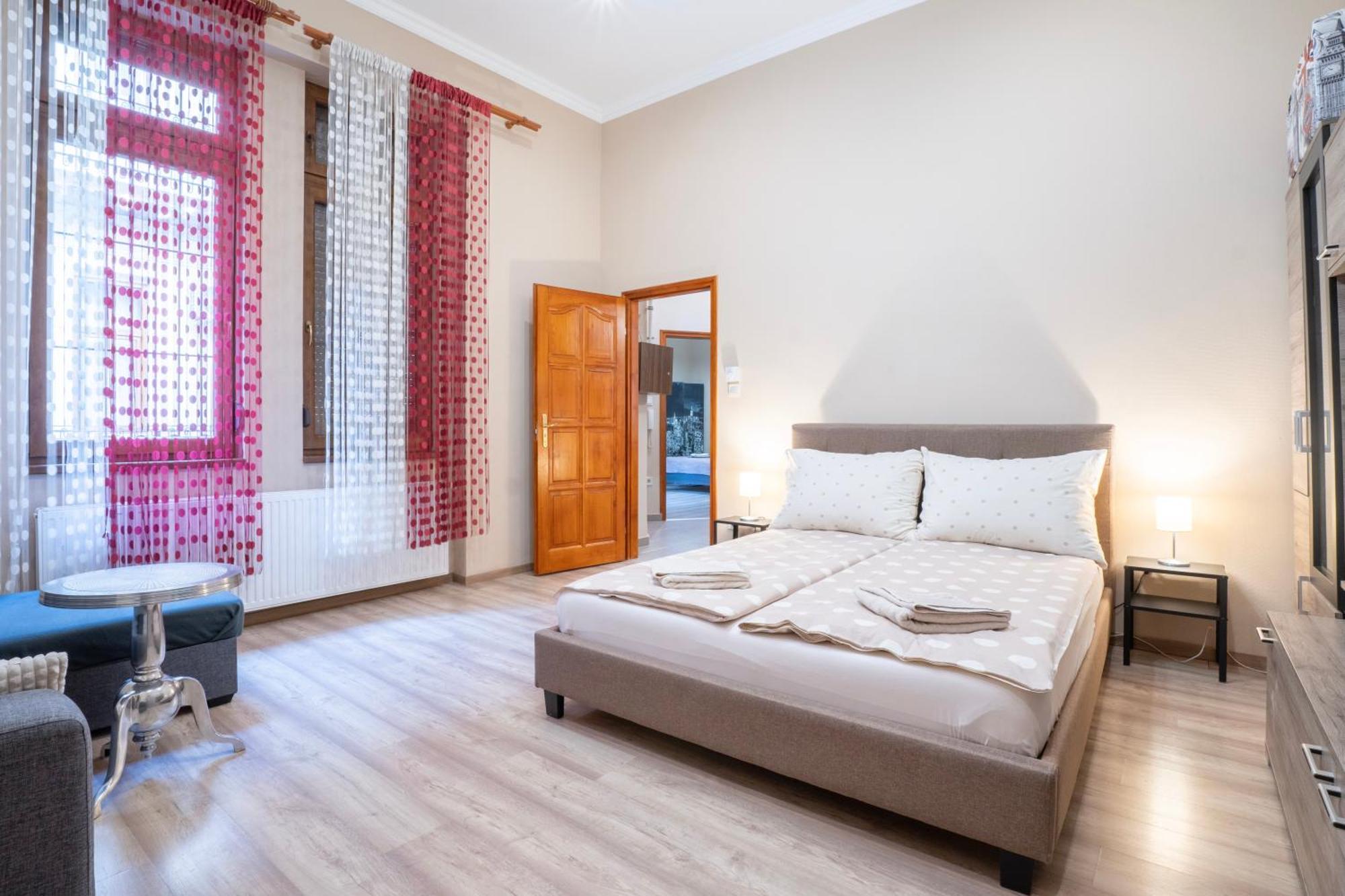 Apartment Near Opera In Downtown بودابست المظهر الخارجي الصورة